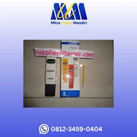Measuring the levels of salt in 98203 HI Hanna Salintest